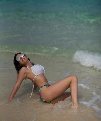 Со мной ты откроешь для себя мир наслаждения и удовольствия. У меня есть опыт, о котором мечтает каждый. Мои услуги полны разнообразия, я готова исполнить все твои фантазии. Экспериментировать - это мое хобби. В отзывах меня называют и чувственной, и нежной, и страстной одновременно. Жду тебя в своей уютной квартирке, чтобы наш встреча стала памятной и незабываемой. Посмотри мои фото, они доказывают, что я - настоящая красотка, и ты убедишься в этом, когда мы встретимся. Не упусти шанс испытать настоящий эмоциональный всплеск и страсть со мной. Жду звонка от тебя, мой дорогой! 😘 48, 28 лет