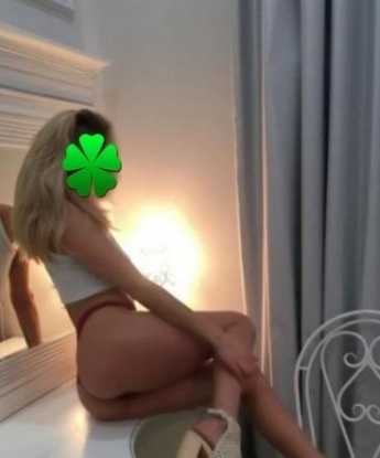 Искушенная блондинка с шикарной фигурой готова погрузить вас в мир страсти и наслаждения. Приезжайте ко мне, и вам будет тепло и уютно. 7736, 19 лет